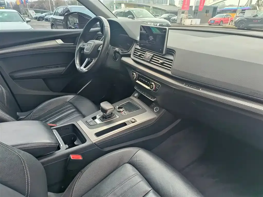 Audi Q5L 2021 из CN, фото 6