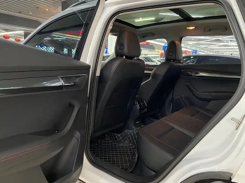 Skoda Karoq 2024 из CN, фото 8