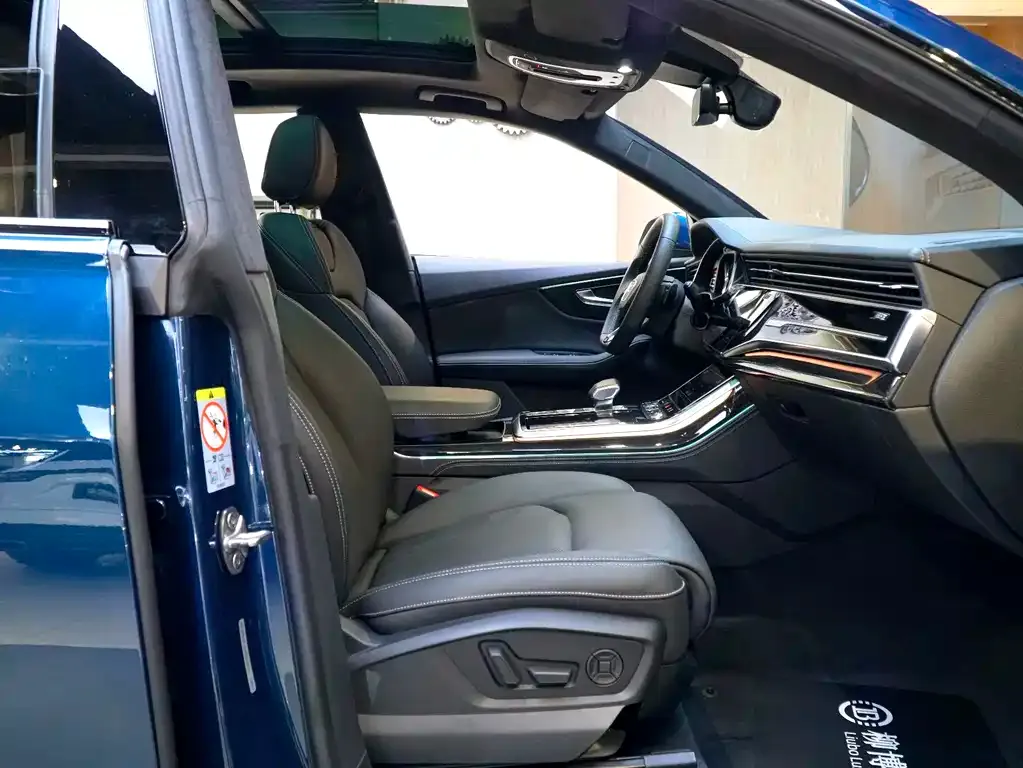 Audi Q8 2021 из CN, фото 9