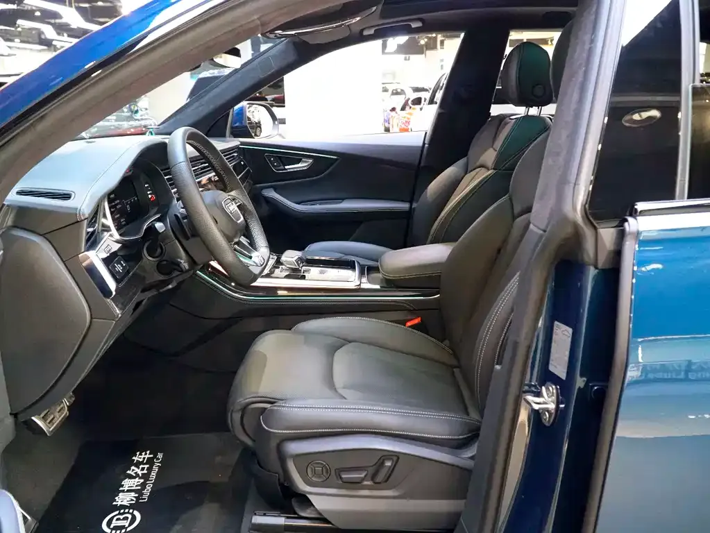 Audi Q8 2021 из CN, фото 4