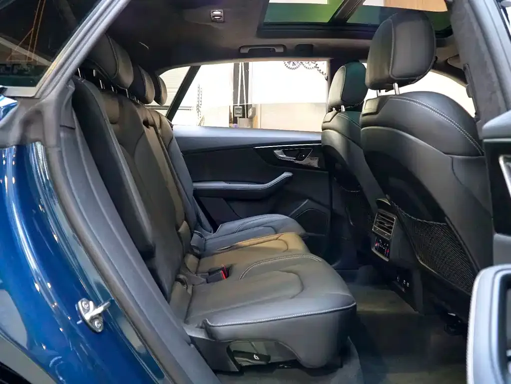 Audi Q8 2021 из CN, фото 7