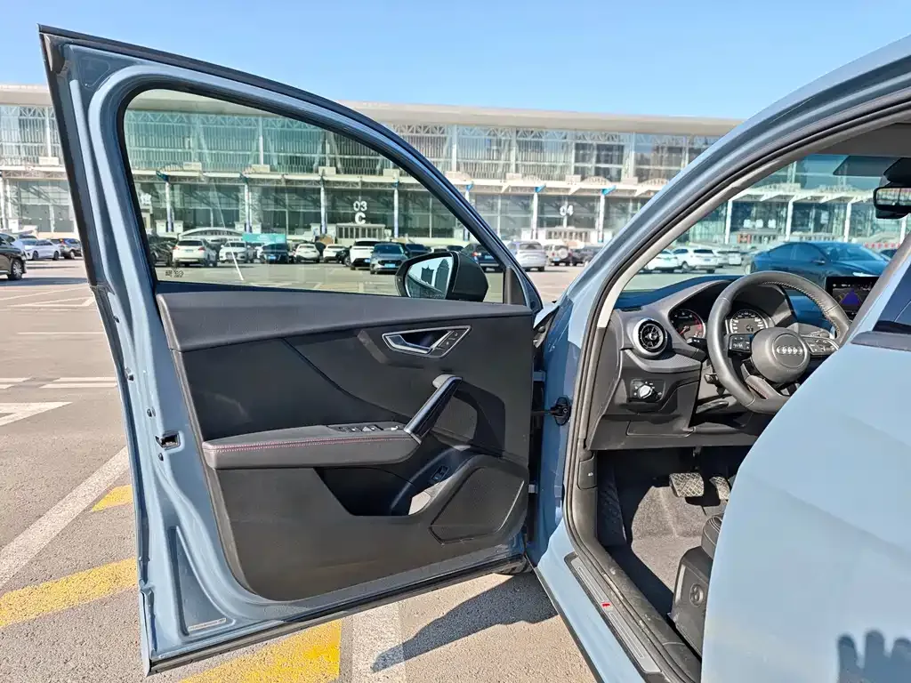 Audi Q2L 2021 из CN, фото 10