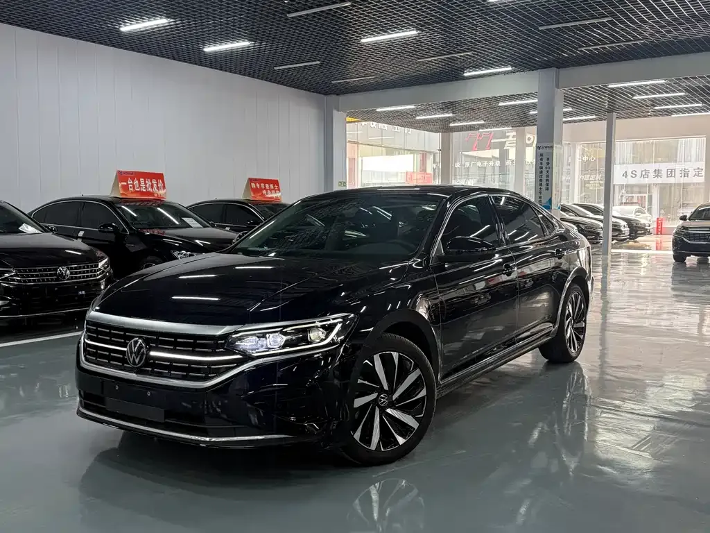 Volkswagen Passat — фото 1
