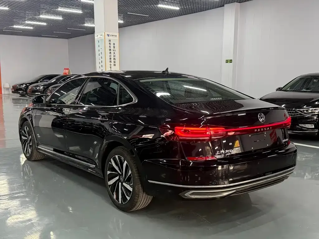 Volkswagen Passat — фото 8