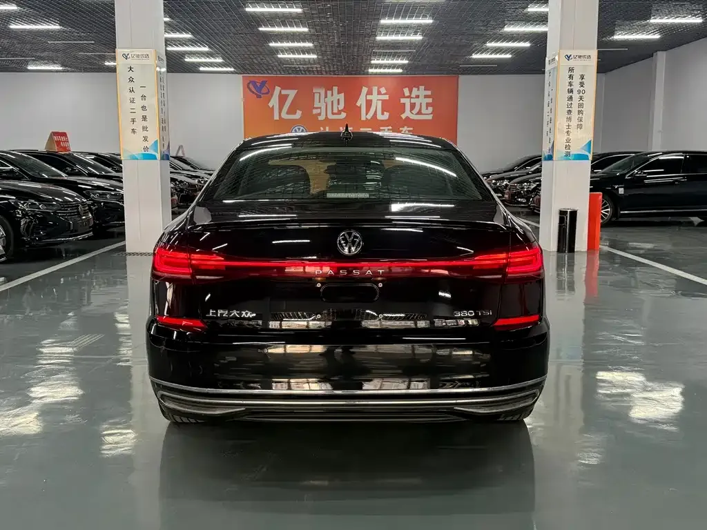Volkswagen Passat — фото 3