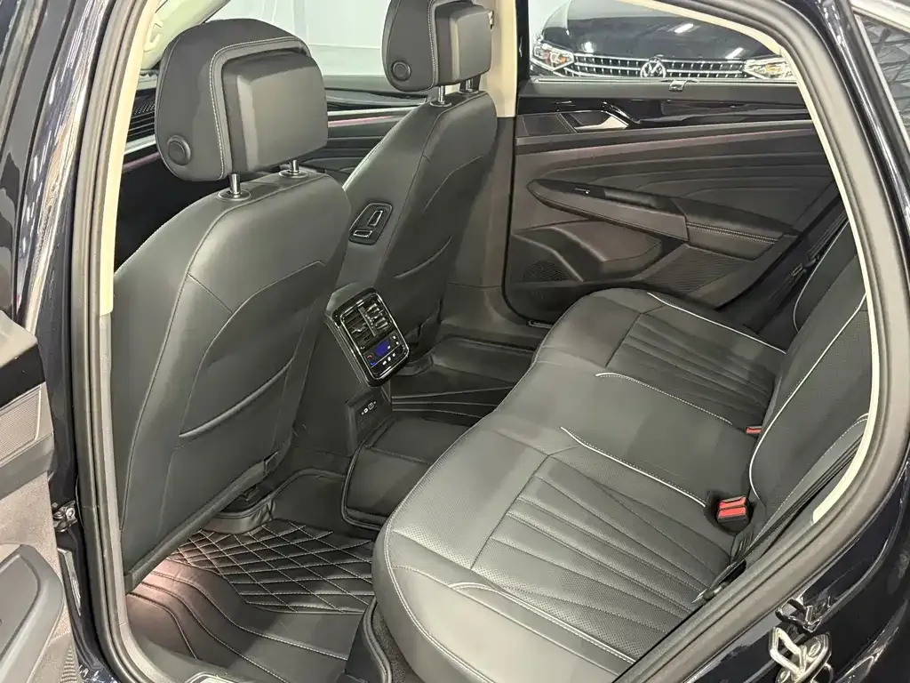 Volkswagen Passat — фото 2