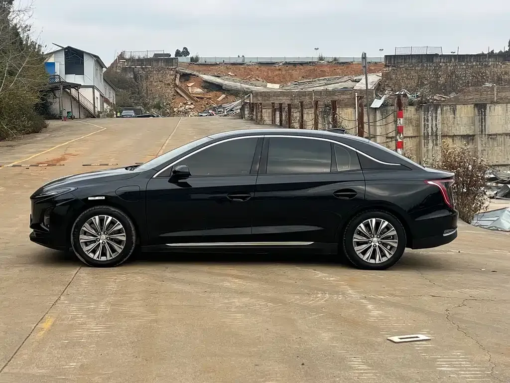 Hongqi E-QM5 2025 из CN, фото 5