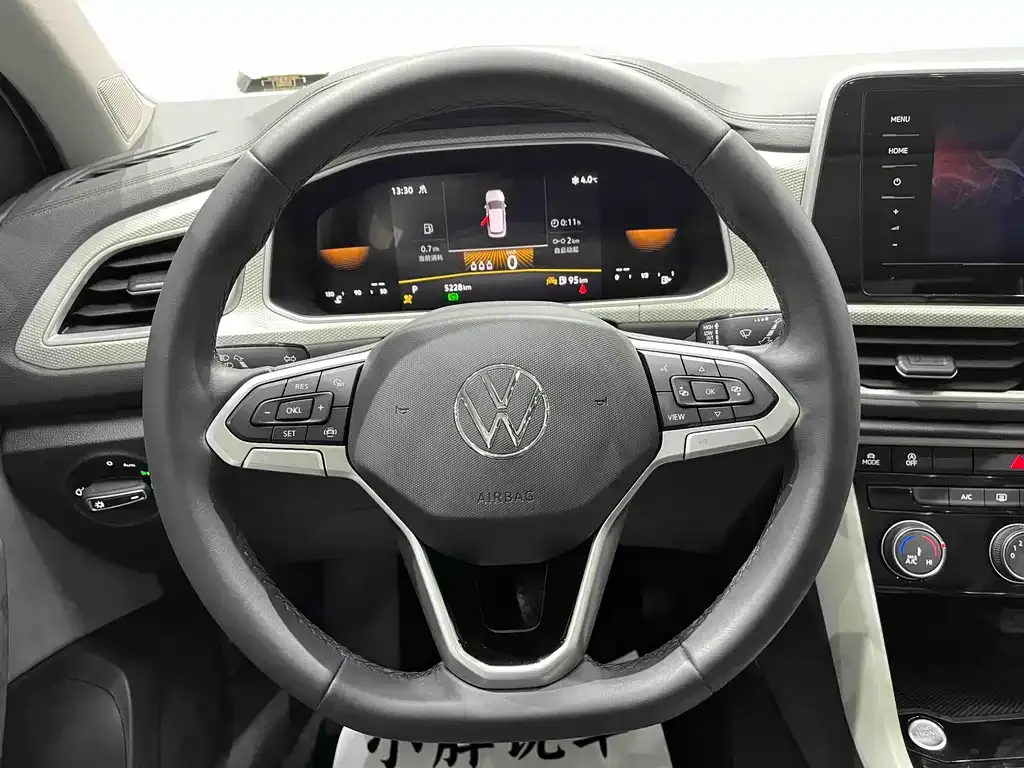 Volkswagen T-Roc 2024 из CN, фото 8