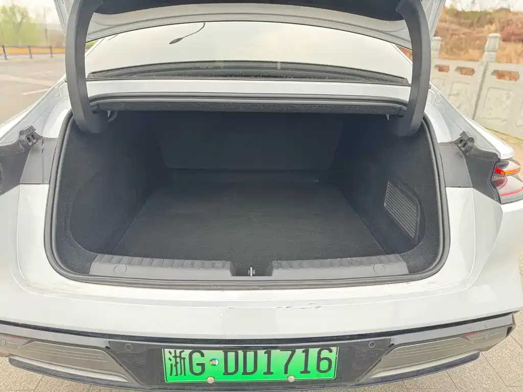 Geely Galaxy E8 2025 из CN, фото 7