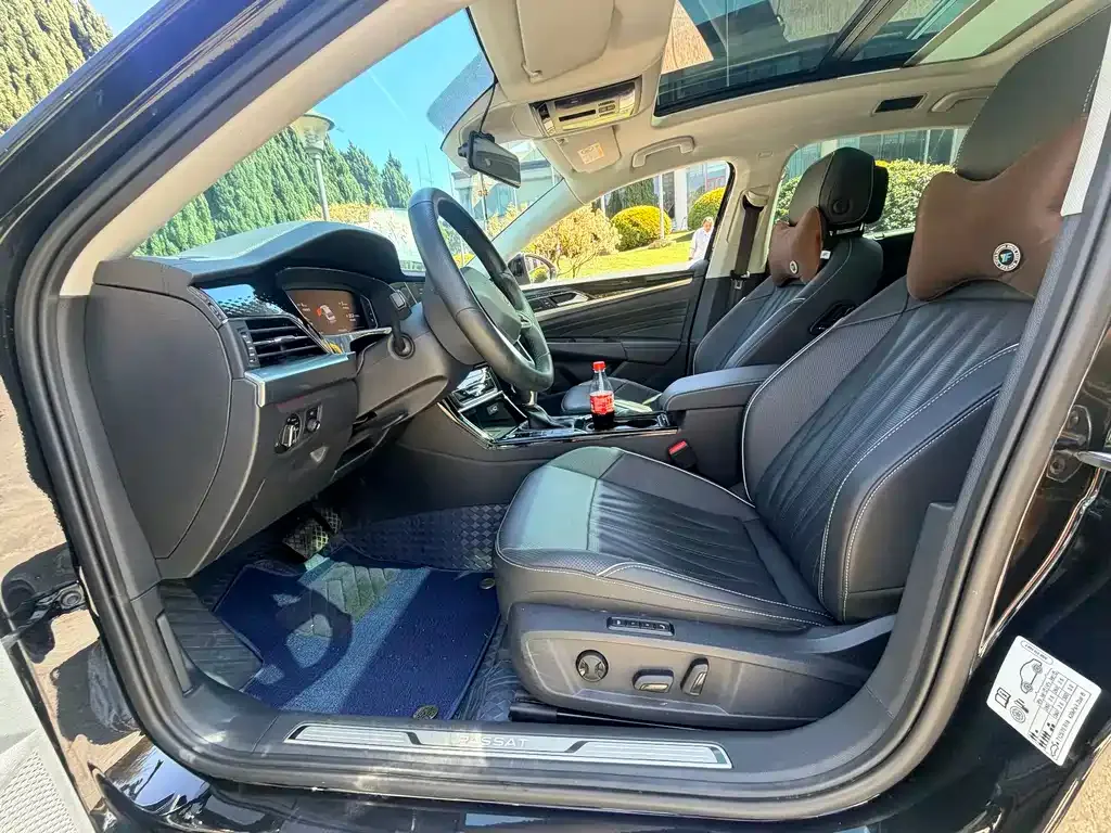 Volkswagen Passat 2023 из CN, фото 10