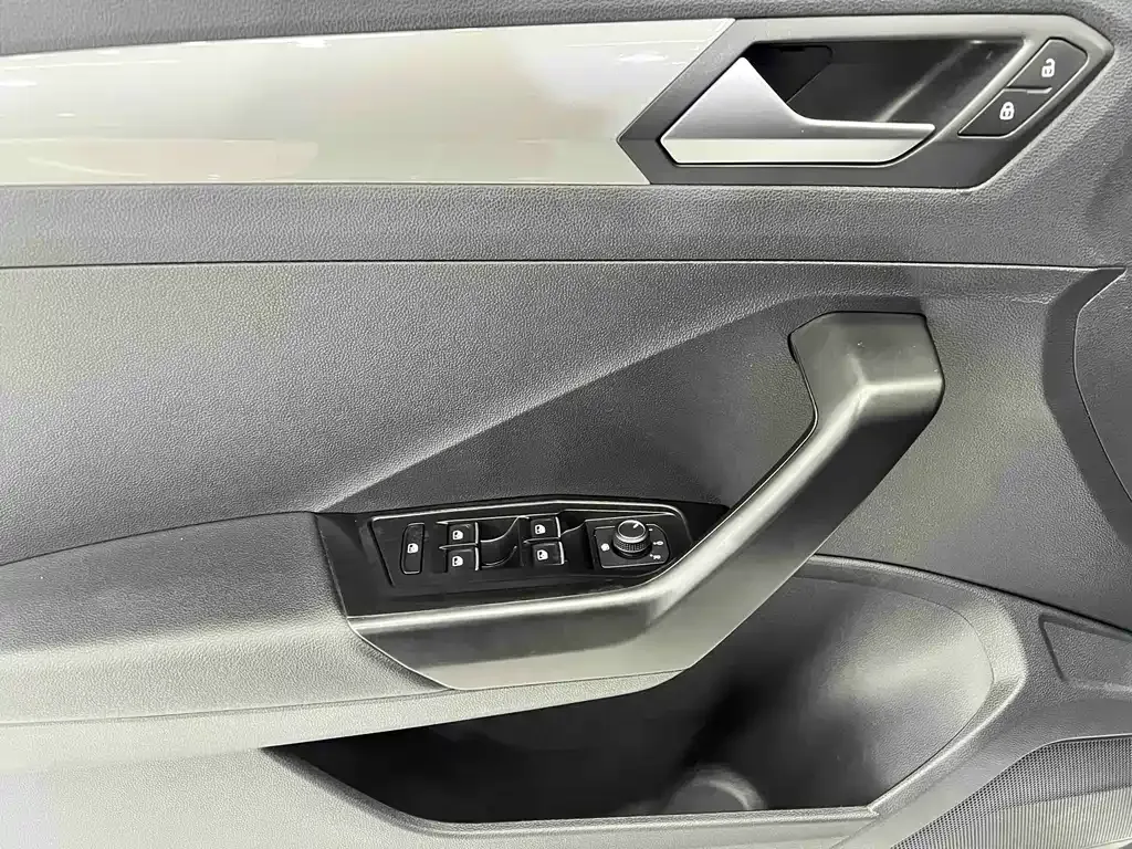 Volkswagen T-Roc 2022 из CN, фото 7