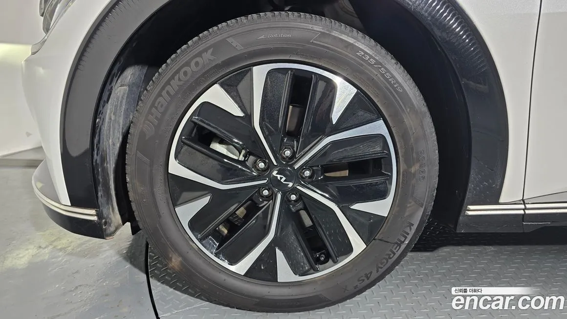 Kia EV6 — фото 8