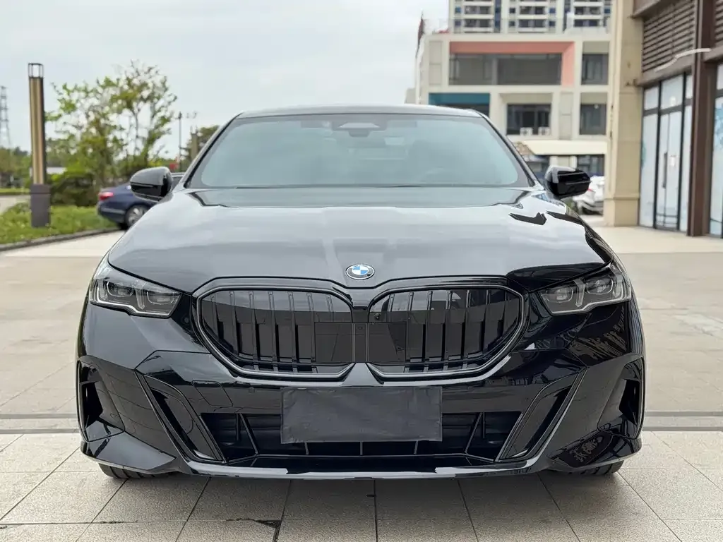 BMW 5 Series — фото 5
