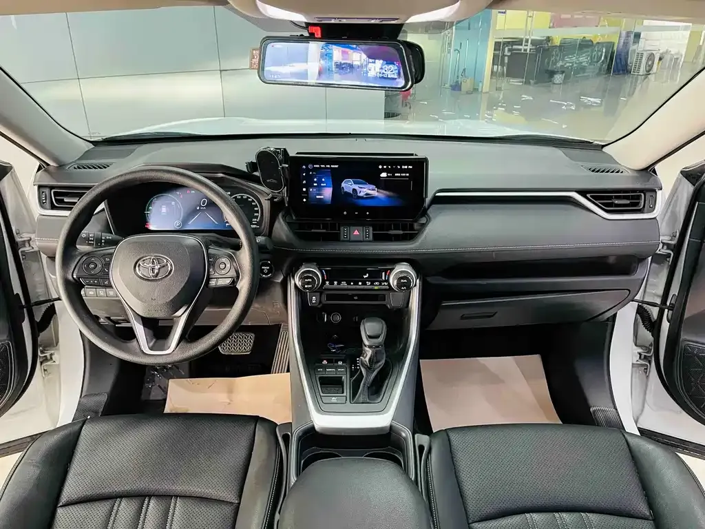 Toyota RAV4 2024 из CN, фото 8