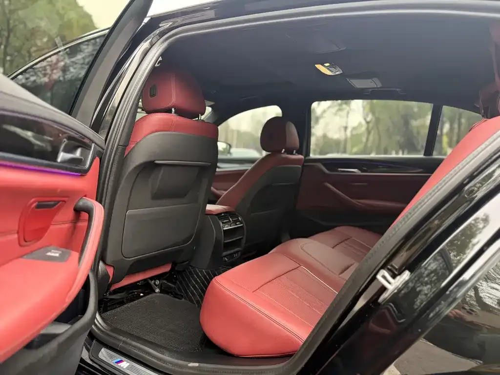 BMW 5 Series 2022 из CN, фото 7