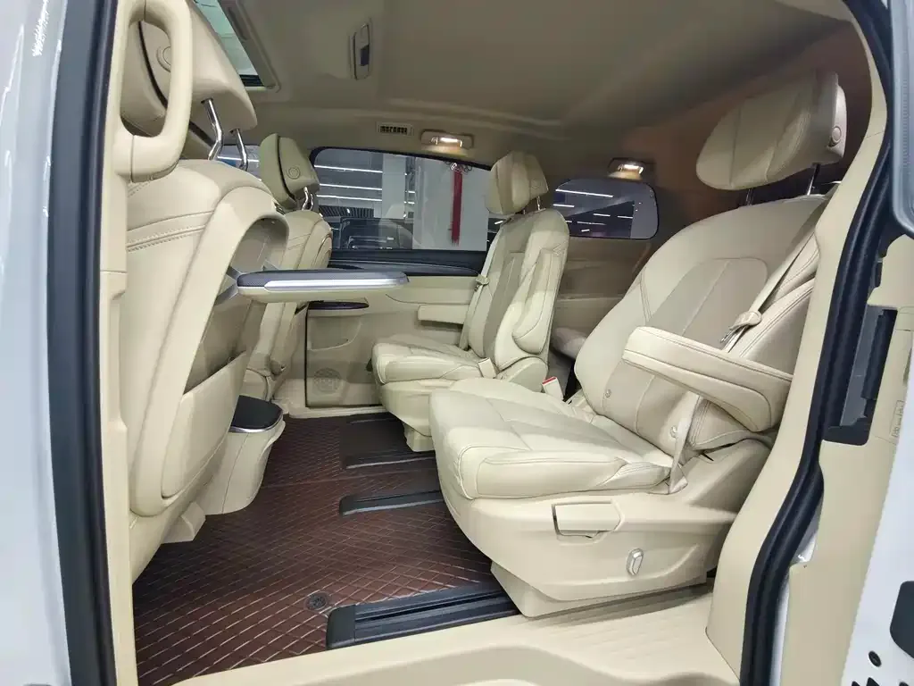 Buick GL8 2024 из CN, фото 8