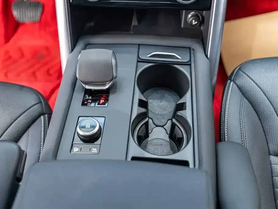 Land Rover Discovery 2024 из CN, фото 4