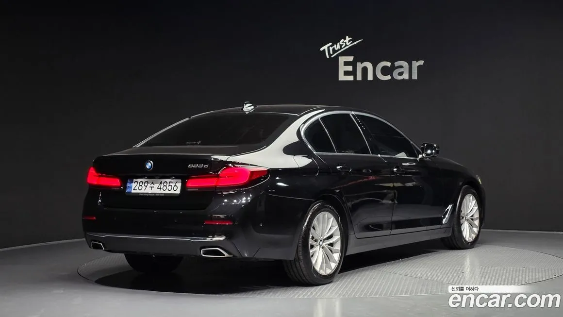 BMW 5-Series 2023 из KR, фото 2