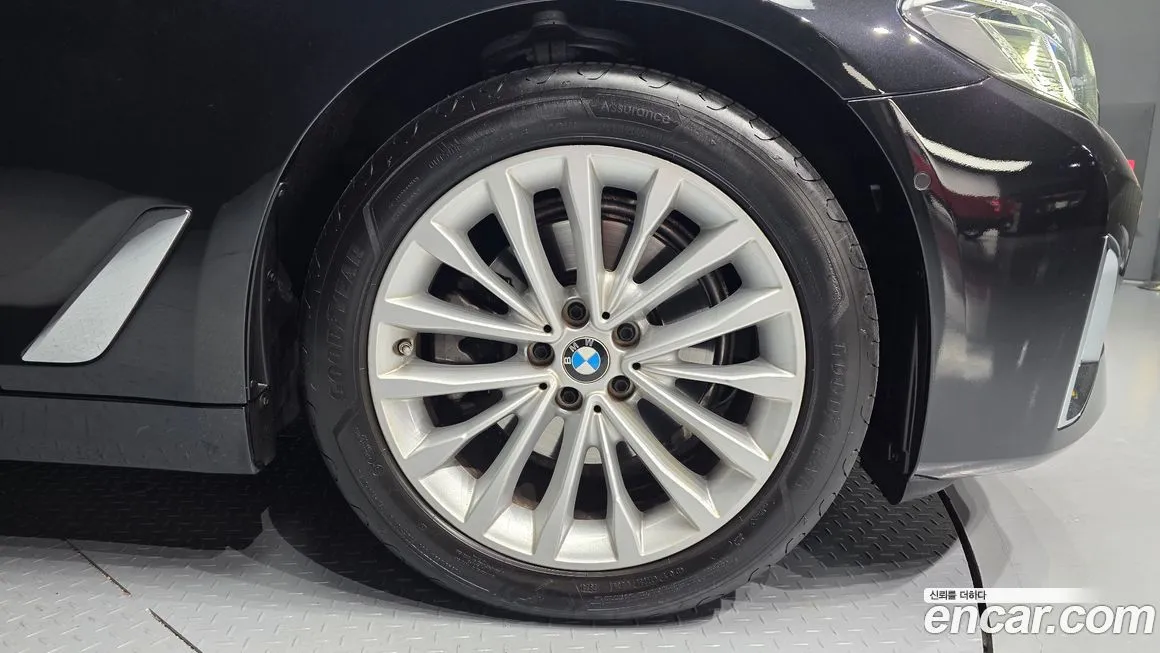 BMW 5-Series 2023 из KR, фото 8