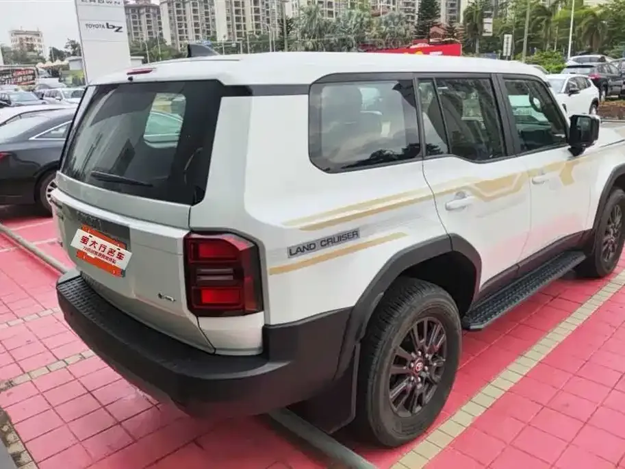 Toyota Prado 2024 из CN, фото 3