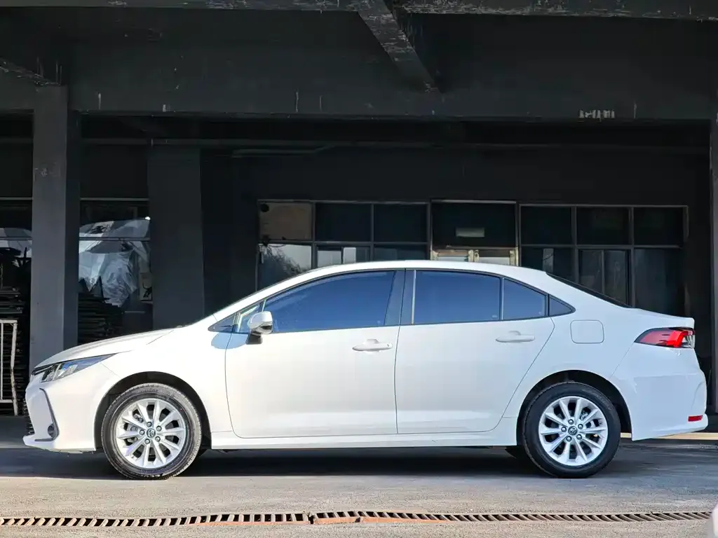Toyota Corolla 2022 из CN, фото 7