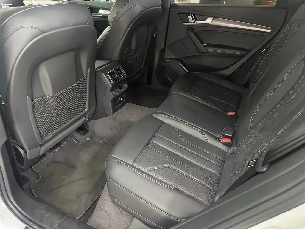 Audi Q5L 2024 из CN, фото 6