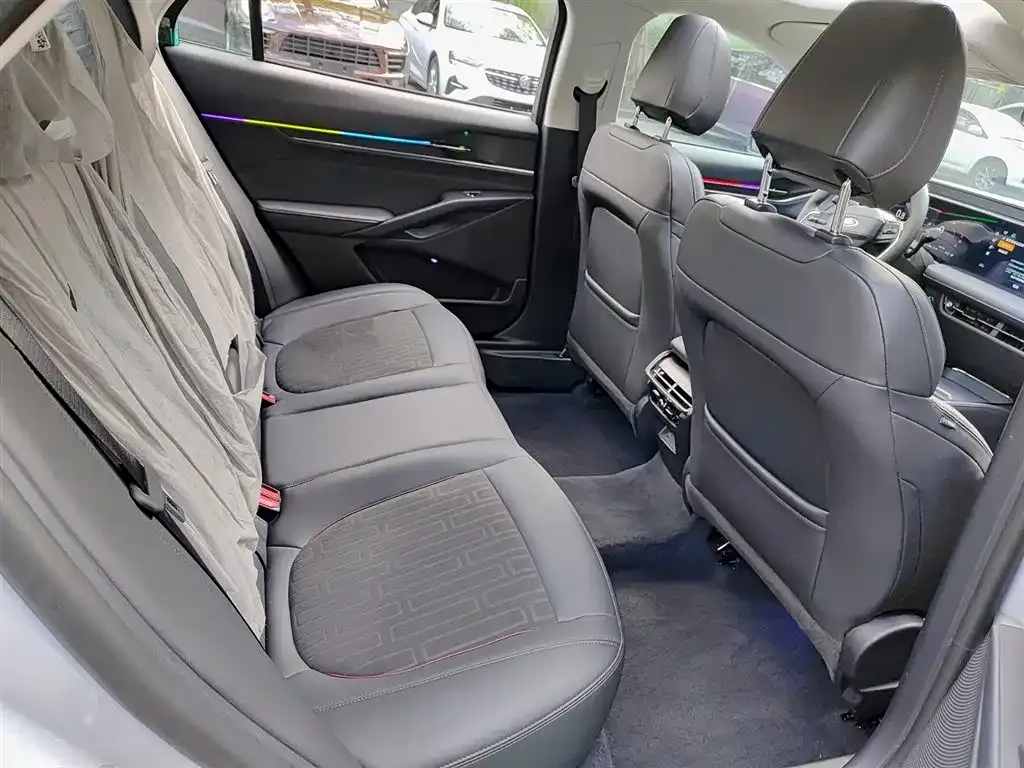 Ford Mondeo 2023 из CN, фото 8