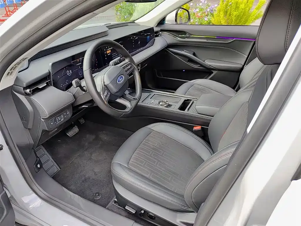 Ford Mondeo 2023 из CN, фото 2