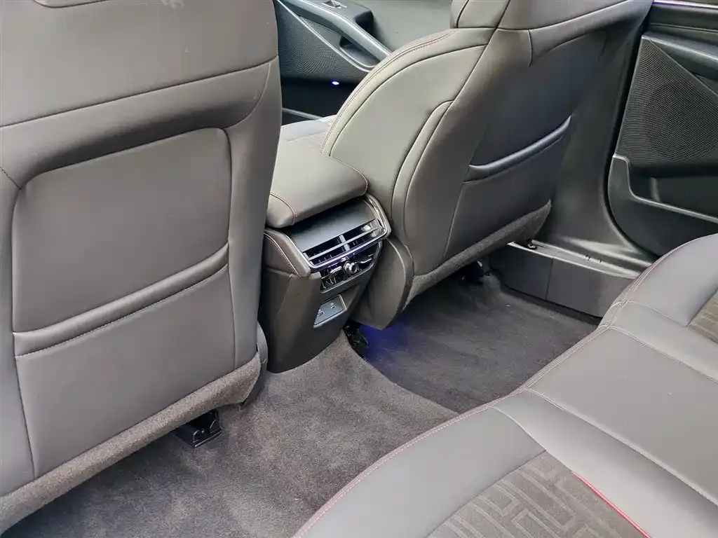 Ford Mondeo 2023 из CN, фото 3
