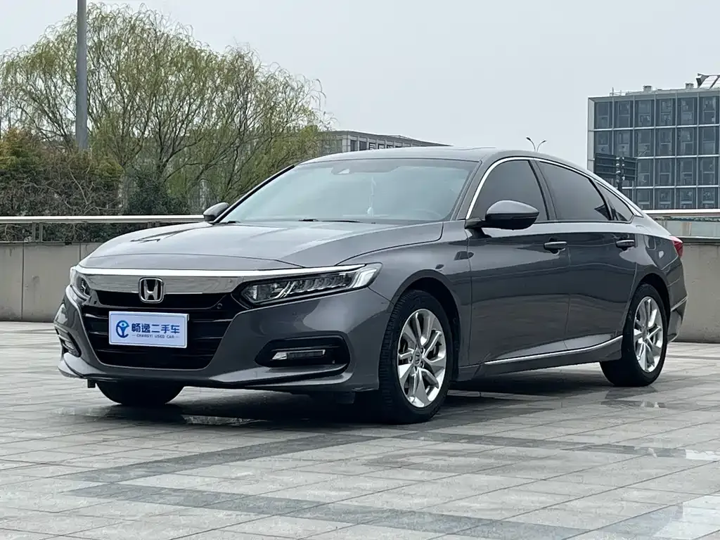 Honda Accord — фото 1