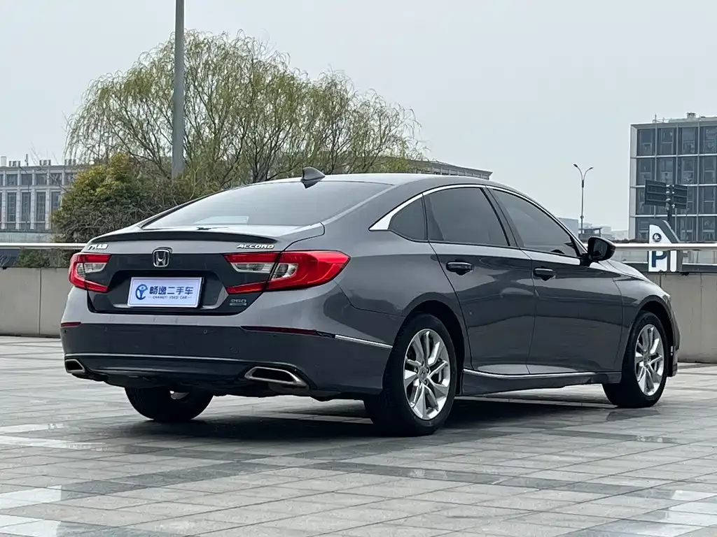 Honda Accord — фото 9