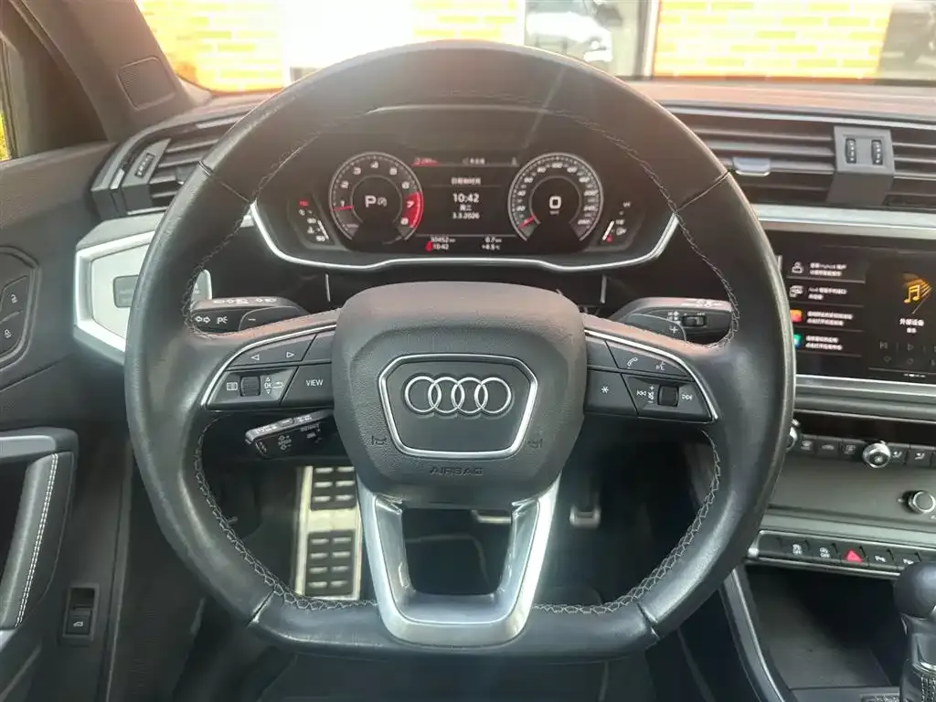 Audi Q3 — фото 4