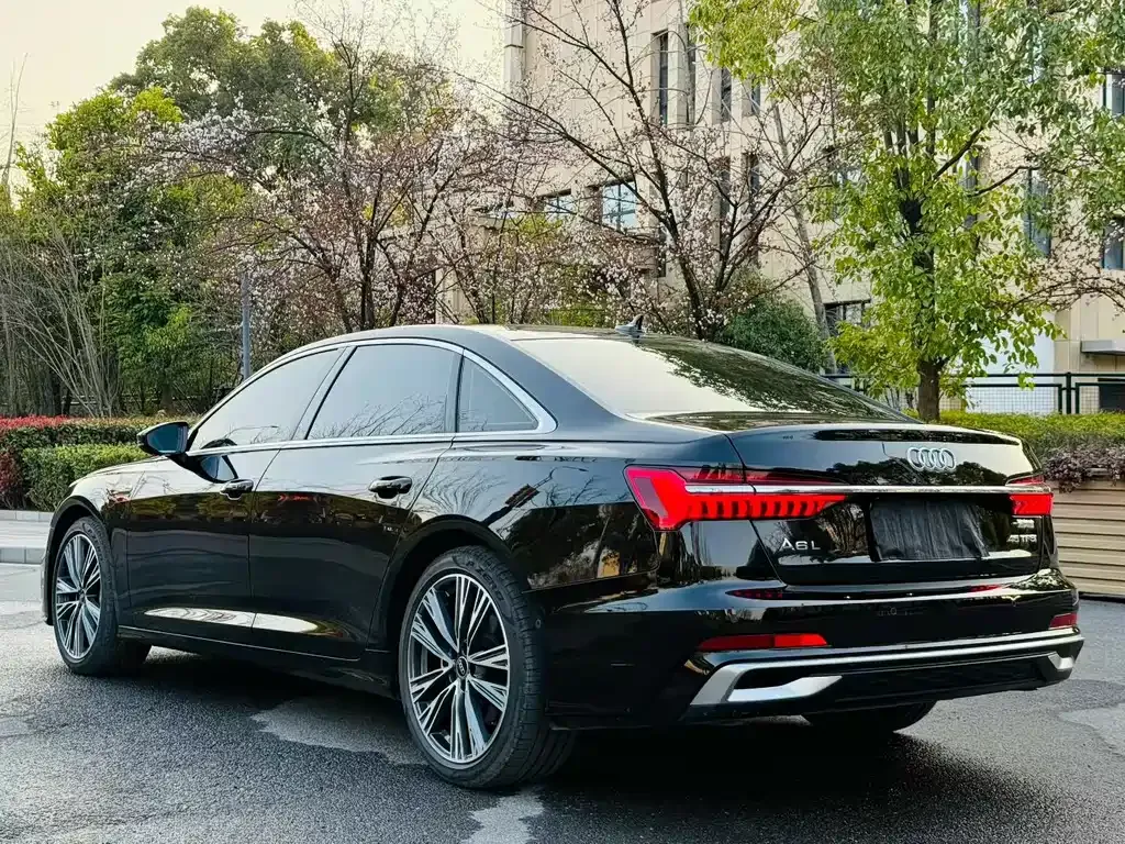 Audi A6L — фото 7