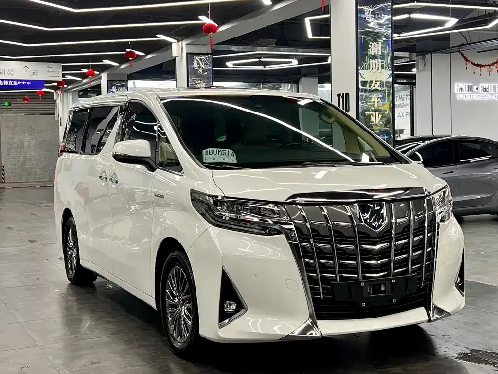 Toyota Alphard — фото 6