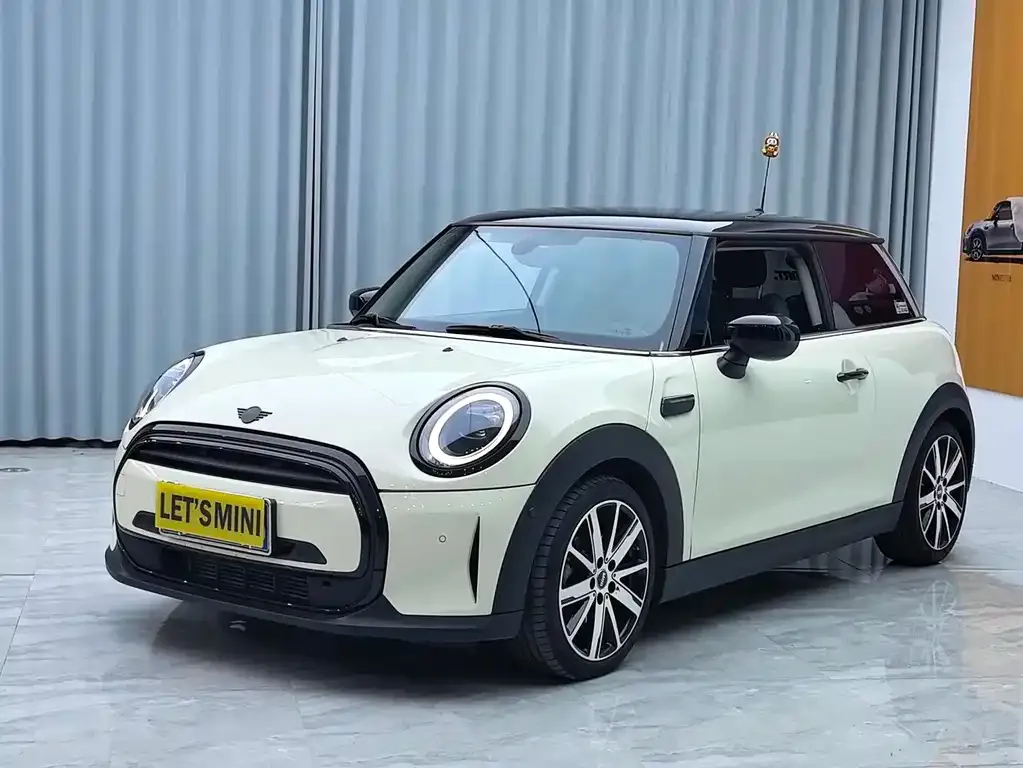 MINI Cooper (3-door) 2023 из CN, фото 2