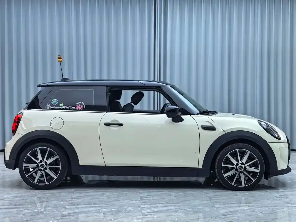 MINI Cooper (3-door) 2023 из CN, фото 3
