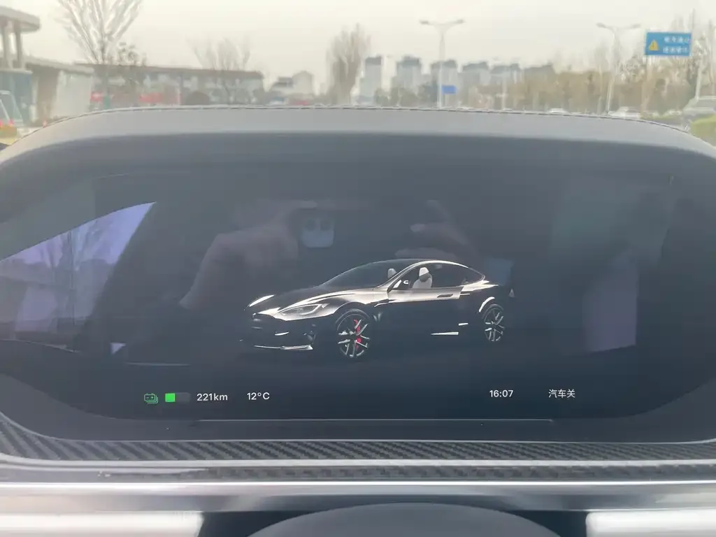 Tesla Model S — фото 2