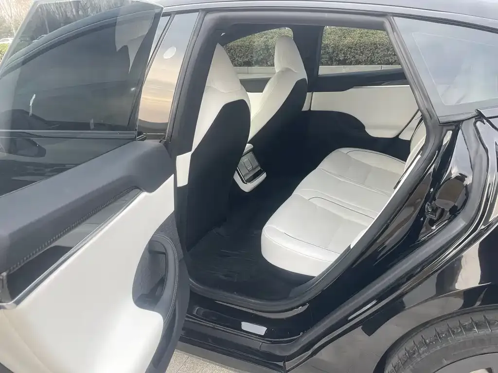 Tesla Model S — фото 6