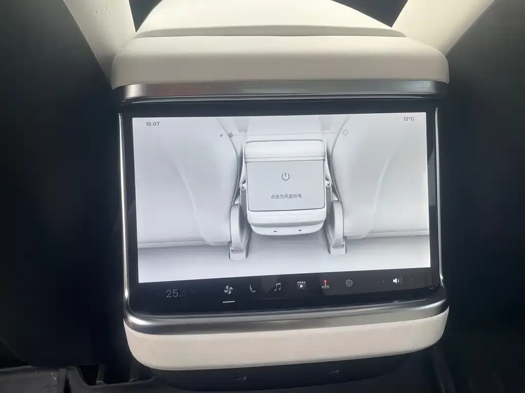 Tesla Model S — фото 5