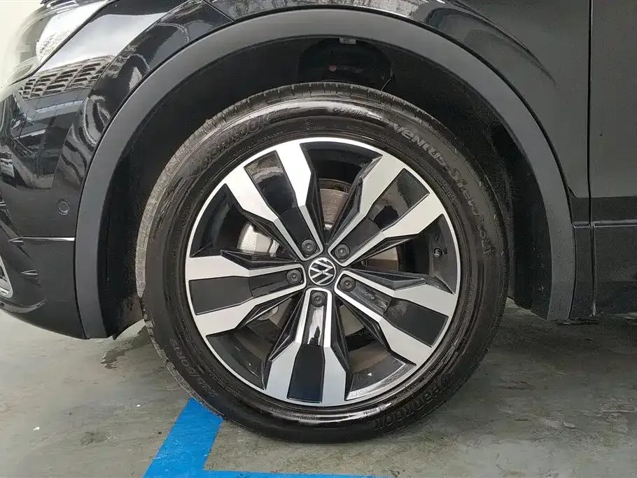 Volkswagen Tiguan L 2024 из CN, фото 8