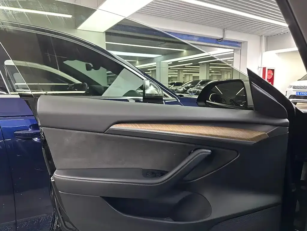 Tesla Model 3 — фото 4