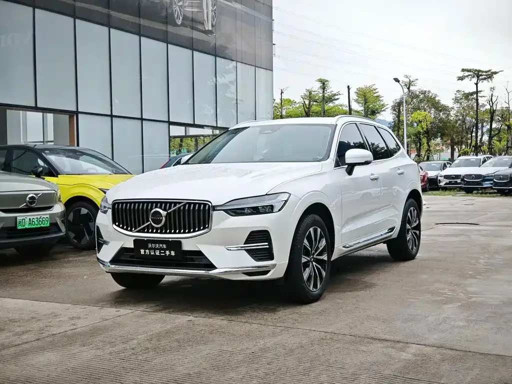 Volvo XC60 — фото 1