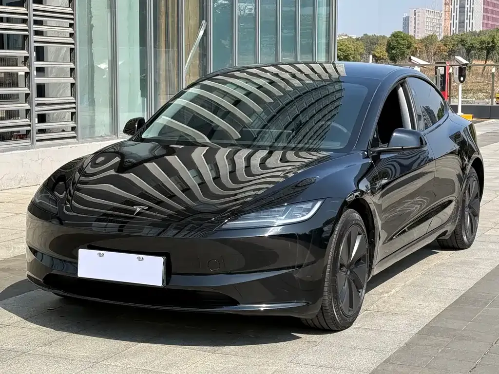 Tesla Model 3 — фото 6