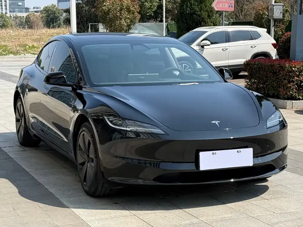 Tesla Model 3 — фото 8