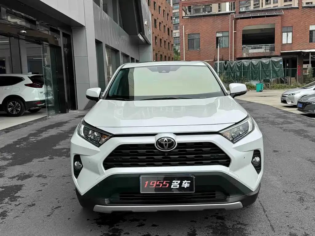 Toyota RAV4 2023 из CN, фото 7