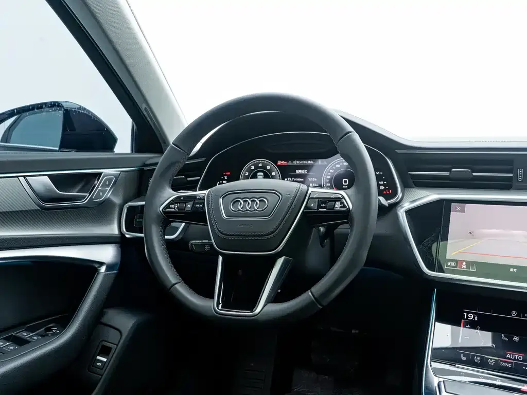 Audi A6L — фото 8