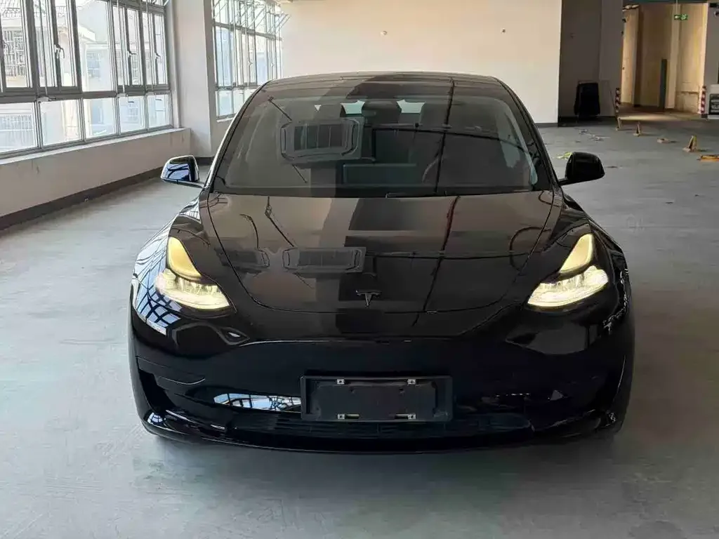 Tesla Model 3 — фото 8