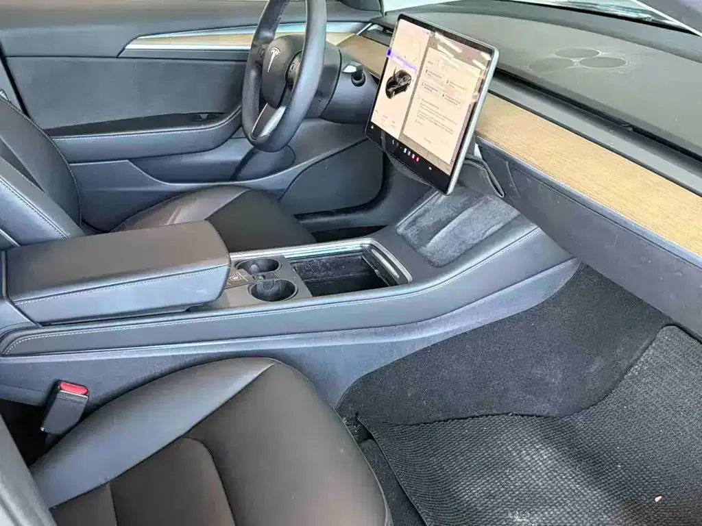 Tesla Model 3 — фото 6