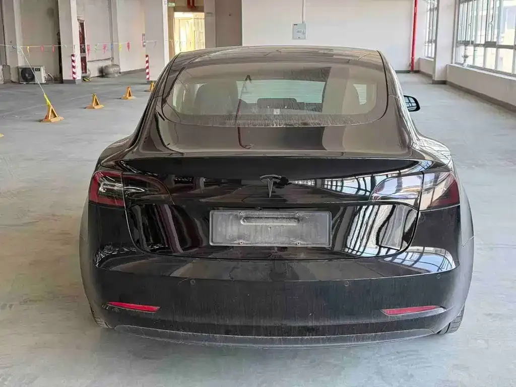 Tesla Model 3 — фото 7