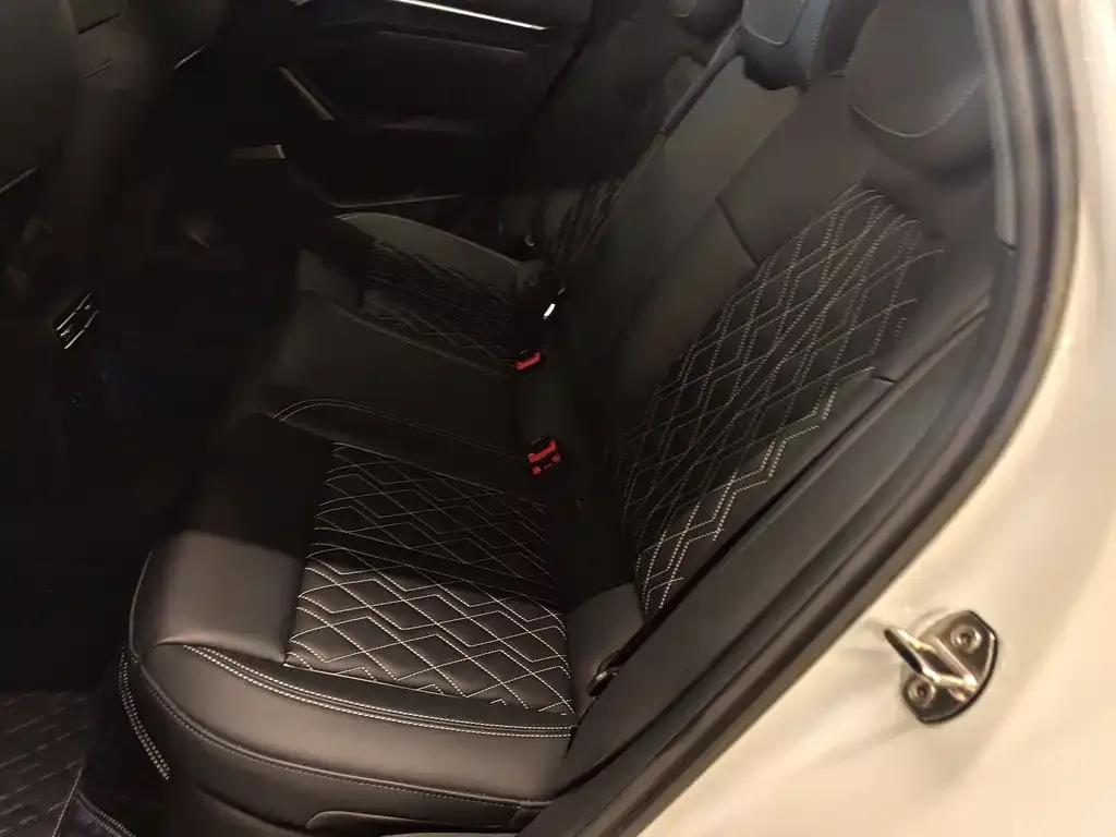 Audi A3 2025 из CN, фото 4